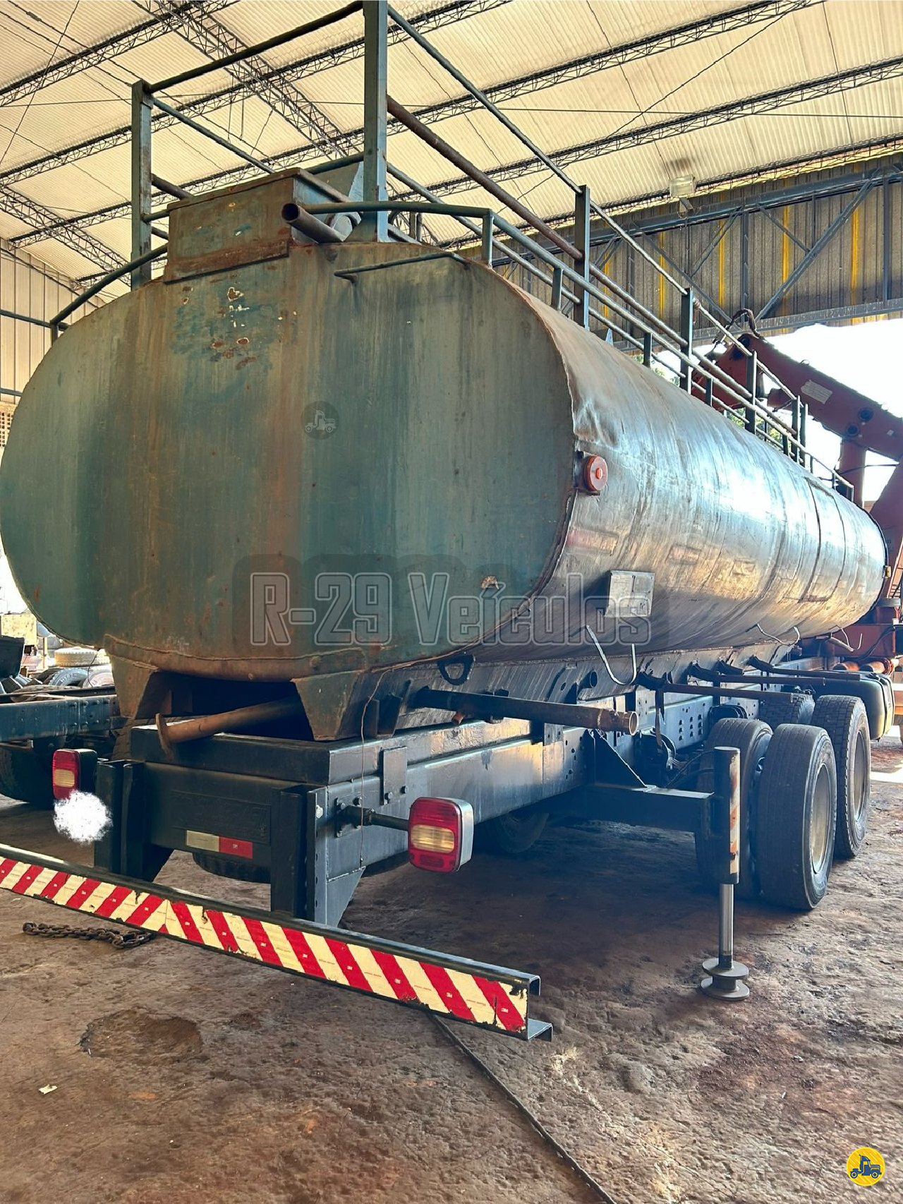 CARROCERIA SOBRE CHASSI  TRUCK TANQUE PIPA R29 Caminhões IRACEMAPOLIS SÃO PAULO SP